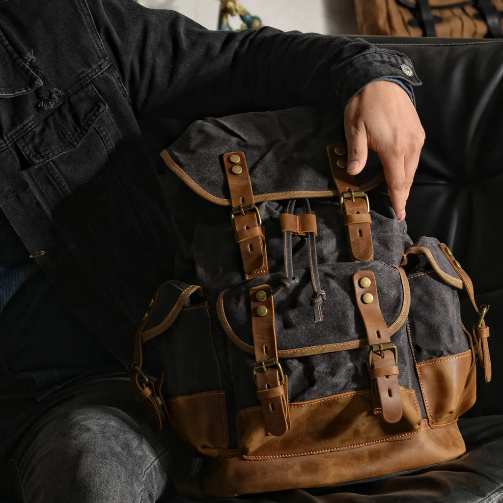 High Quality Mens Leather Travel Bag Waterproof Canvas Mountaineering Backpack Large Capacity Backpack Men Rucksack