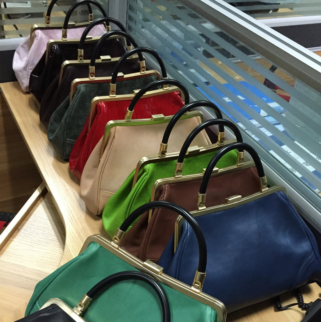 Wholesale Luxury Women's PU Tote Handbags with Open Closure and Embroidery Decoration for Spring Season