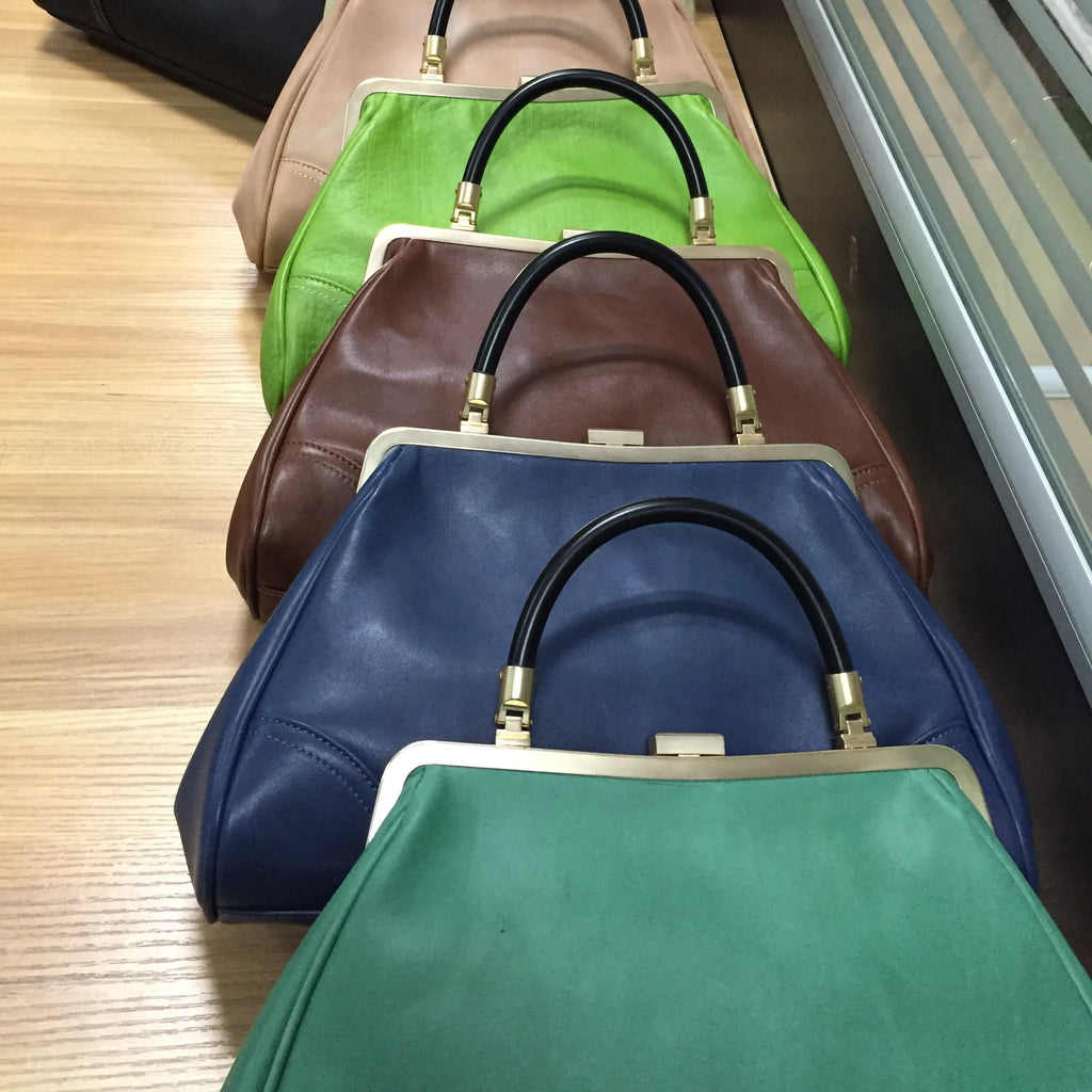 Wholesale Luxury Women's PU Tote Handbags with Open Closure and Embroidery Decoration for Spring Season