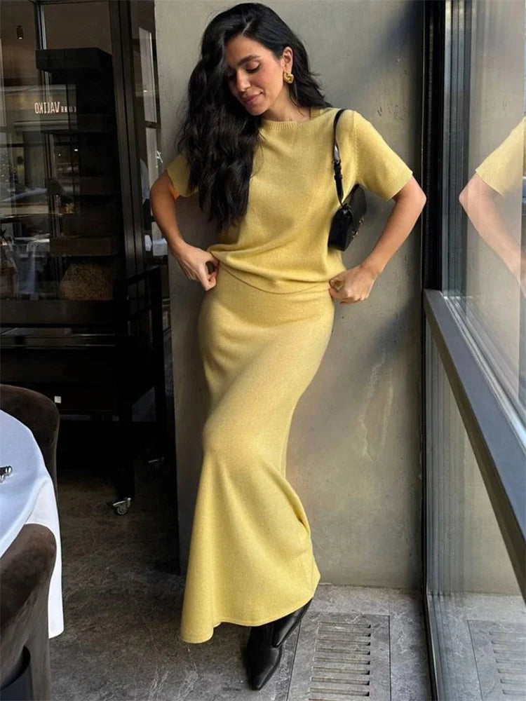 Tossy Knit Fashion Long Skirt Outfits Women's Short Sleeve Sweater Pullover Top And Solid Maxi Skirt 2 Piece-Set Knitwear Sets