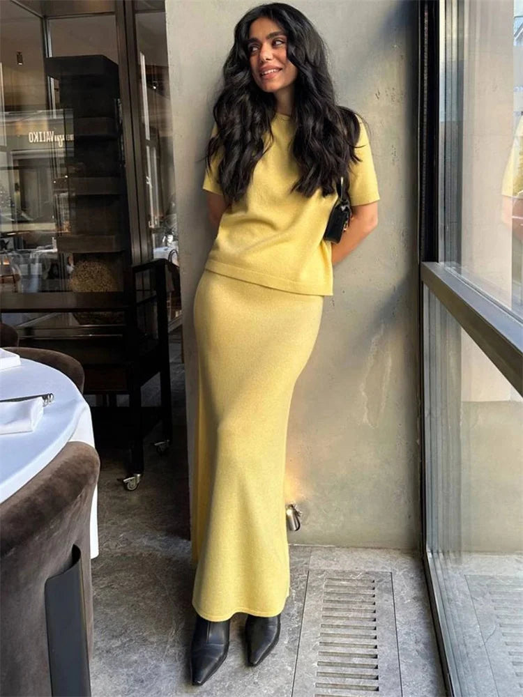 Tossy Knit Fashion Long Skirt Outfits Women's Short Sleeve Sweater Pullover Top And Solid Maxi Skirt 2 Piece-Set Knitwear Sets