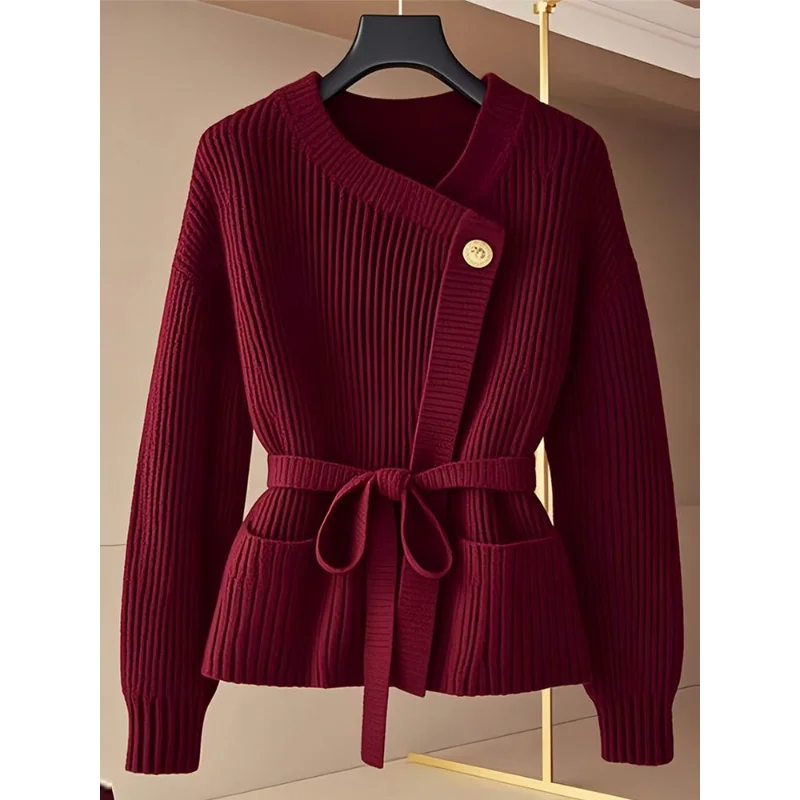 Red Stylish Knit Sweater Women Winter Fashion New Year Outfit