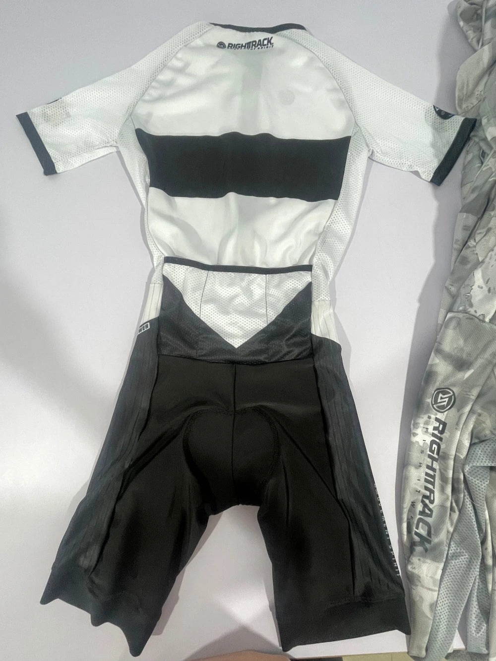 Hot RIGHTTRACK Trisuit MEN'S World Triathlon Jumpsuit Summer Skinsuit Swimming Cycling Running Competition Appare