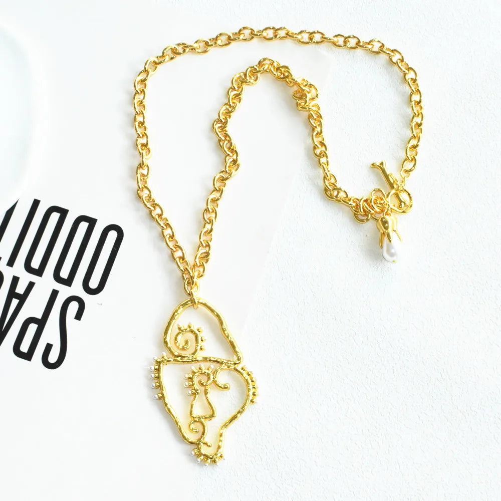Brand Fashion Show Metal Alloy Lock Key Pendant Necklace For Women Fashion Jewelry Gorgeous Sweater Chain Statement Accessory