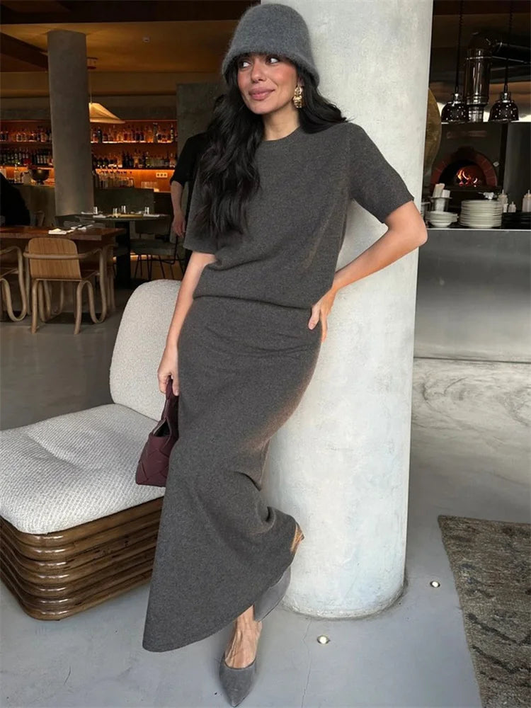 Tossy Knit Fashion Long Skirt Outfits Women's Short Sleeve Sweater Pullover Top And Solid Maxi Skirt 2 Piece-Set Knitwear Sets